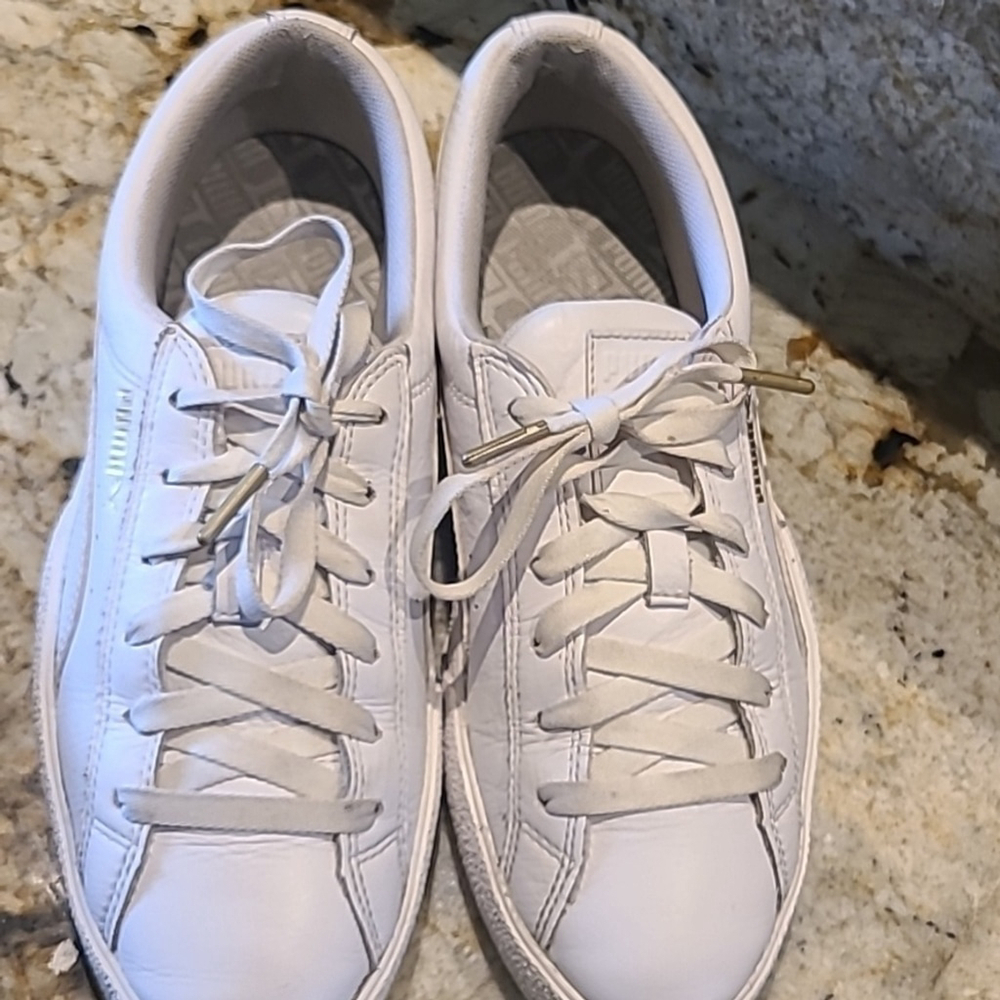 Puma women's "Love" sz. 10. White leather court shoes (#954) - Picture 12 of 12